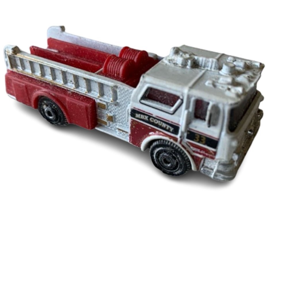2014 Matchbox 1975 Mack CF Pumper Diecast Fire Truck MB864 - Picture 1 of 7